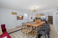 9 Bedroom, 14 Beds House Great for Big Groups Near Boardwalk, Tropicana - Chambres d'hôtes Atlantic City