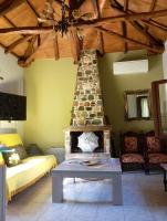 Stone and Serenity Cottage - B&B Pílion