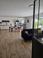 Jolie maison neuve avec piscine - B&B