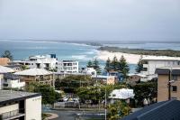 Kings Beach Coast and Glasshouse Views - A - B&B
