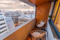 BumbleBee Apartment with cozy balcony near Victoriei Avenue - Chambres d'hôtes Bucarest