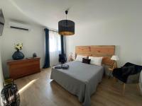 Appartement calme avec terrasse proche du centre ville et de la mer, parking, internet - Chambres d’hôtes
