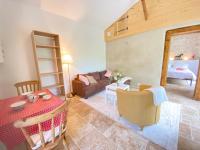 LODGE avec kitchinette terrasse et jardin privé clos - B&B Lasserre