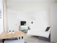 Modern Smart Studios with Prime City Center Location - AL9 - B&B