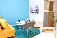 Turquoise Sparkle Suite - Bed and Breakfast