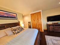 King Studio with Sofa Bed