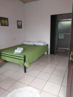 Habitación con cama grande 