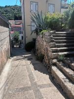 Apartment Desanti Valun - B&B Valun