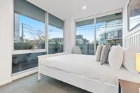 Sleek South Yarra 2-Bed with Alfresco Dining - B&B Melbourne