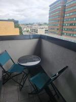 Stylish Madison Apartment with Balcony - FREE Car Parking - Hemel Hempstead Town Centre - Ferienwohnung