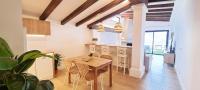 Apartment mit Balkon