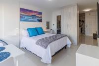 Beach Front Sea View Apartment, Table View - B&B Cape Town