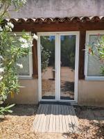 Rez de villa avec jardin - B&B