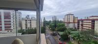 3 dormitórios, com excelente localização, vista para a Praça Flávio Boianoviski e para o mar - B&B