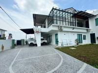 Ipoh Guesthouse by IWH Suites - B&B
