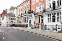 Knightsbridge Central 4th Floor Walk up- Penthouse - Chambres d’hôtes