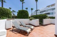 Family-Friendly Garden Apartment - Lunymar Golf Estepona, Pool & Near Beach - Chambres d'hôtes Estepona