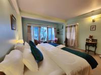 Suite with Mountain View