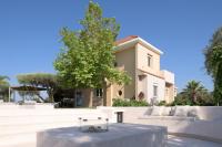 TheTree Villa, with Heated Pool & Spa Whirlpool - B&B Gallos