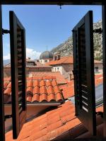 Charming Aparment in the Heart of Kotor Old Town - B&B