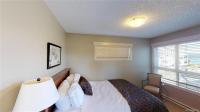 Sooke Harbour Penthouse - Bed and Breakfast