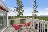 3BR Spacious Cottage with Geothermal HotTub & Stunning View - B&B Laugaras