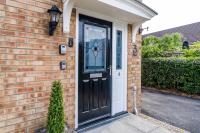 Progressive House 5 Bedrooms Inc Study with Sofabed, Garden, Smart TV in Every Bedroom FREE Parking - B&B