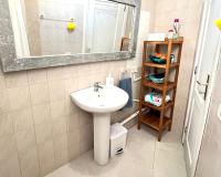 Zimmer mit Queensize-Bett und Gemeinschaftsbad