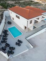 Villa Panorama - autumn luxury villa - heated pool and jacuzzi - Chambres d’hôtes Ivanica