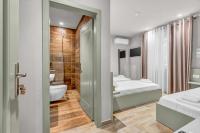 Camera Tripla Superior