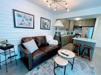 Ketchum Sun Valley Getaway, walk to town and lifts - B&B