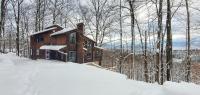 5 Star Gorgeous Cliffside Chalet with Panoramic Views - B&B