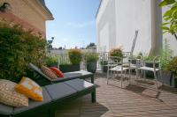 Magnificient 2 Bedrooms with terrace next to champs-elysées - PC62B - B&B Parigi