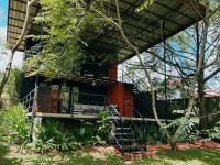 Cottage by the Lake - B&B Talawatugoda