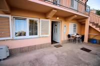 Apartment near the beach Jadranka - B&B