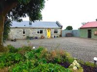 Charming Farmland Escape in the Heart of Ireland - Chambres d’hôtes Caltragh