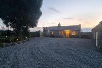 Charming Farmland Escape in the Heart of Ireland - Chambres d'hôtes Caltragh