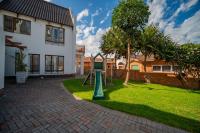 Luxury home with beautiful sea and mountain views - B&B Jeffreys Bay