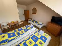 Chambre Triple avec Salle de Bains