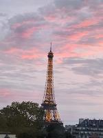 View Eiffel Tower - Bed and Breakfast