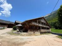 Warm and Stylish Boutique Lodge L'Etoile de Savoie - B&B