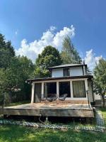 Villa Yarema Mountain Relax with Hot Jacuzzi & Sauna by BookVillaBG - Chambres d'hôtes Zheleznitsa