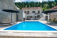 Apartment mit Poolblick