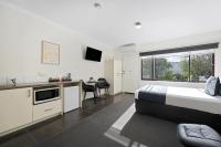 Deluxe Accessible Queen