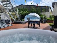 Kornhaus - schöne Ferienwohnung mit Pool, Kamin und Terrasse - B&B