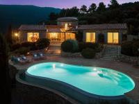 Villa La Genestière - Familienoase und Golfertraum mit Infinity-Pool und 180-Grad-Panoramablick bis zum Meer - Chambres d'hôtes Seillans