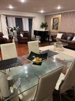 Beautiful Luxurious Large Home - B&B Auckland