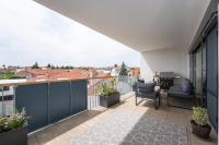 Fully equipped Apartments with Terraces, Free garage parking, Netflix & AC - by Apartmány Šlapanice cz - Chambres d'hôtes Šlapanice