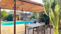 2 hébergements - 10 couchages - parking, piscine, jacuzzi - convivialité - B&B Roquebrune-sur-Argens