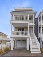 Steps From Beach & Boardwalk, Ocean Views with 5 Decks, 3 Cars - Bed and Breakfast Seaside Heights
